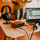 Focusrite Scarlett Solo Studio 4th Gen Pack